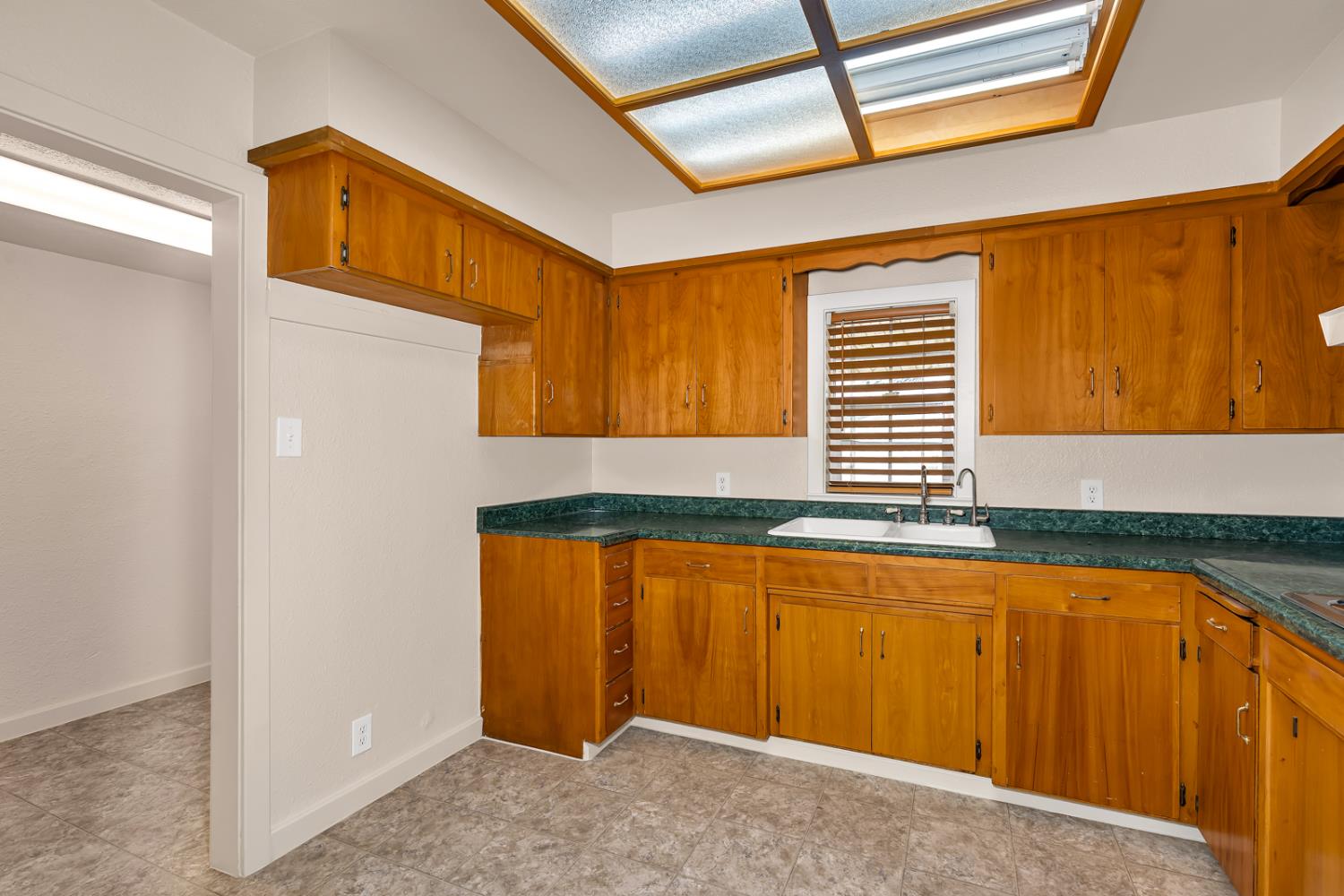 44671 Hobart Rd, Dos Palos, CA 93620