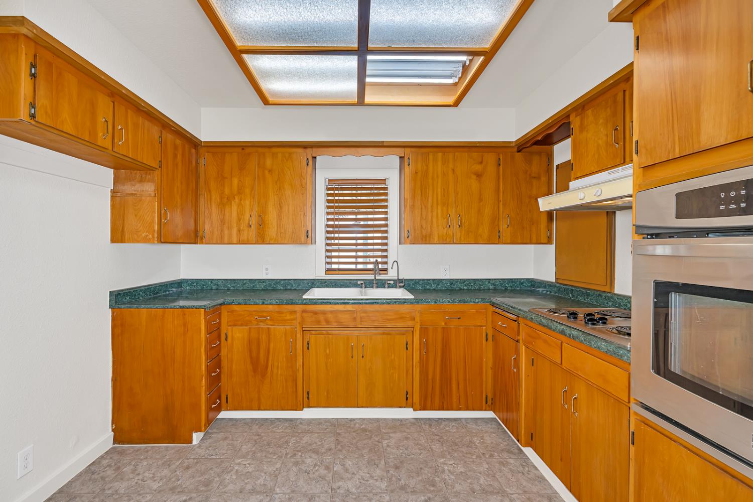 44671 Hobart Rd, Dos Palos, CA 93620