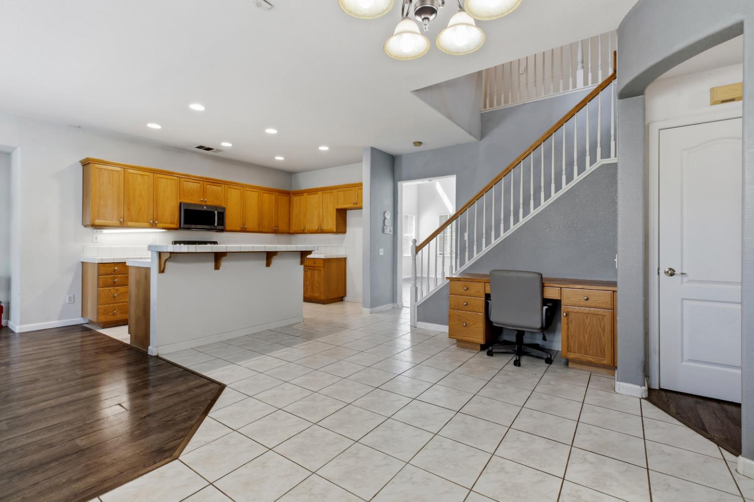 242 Greenhouse Way, Turlock, CA 95382