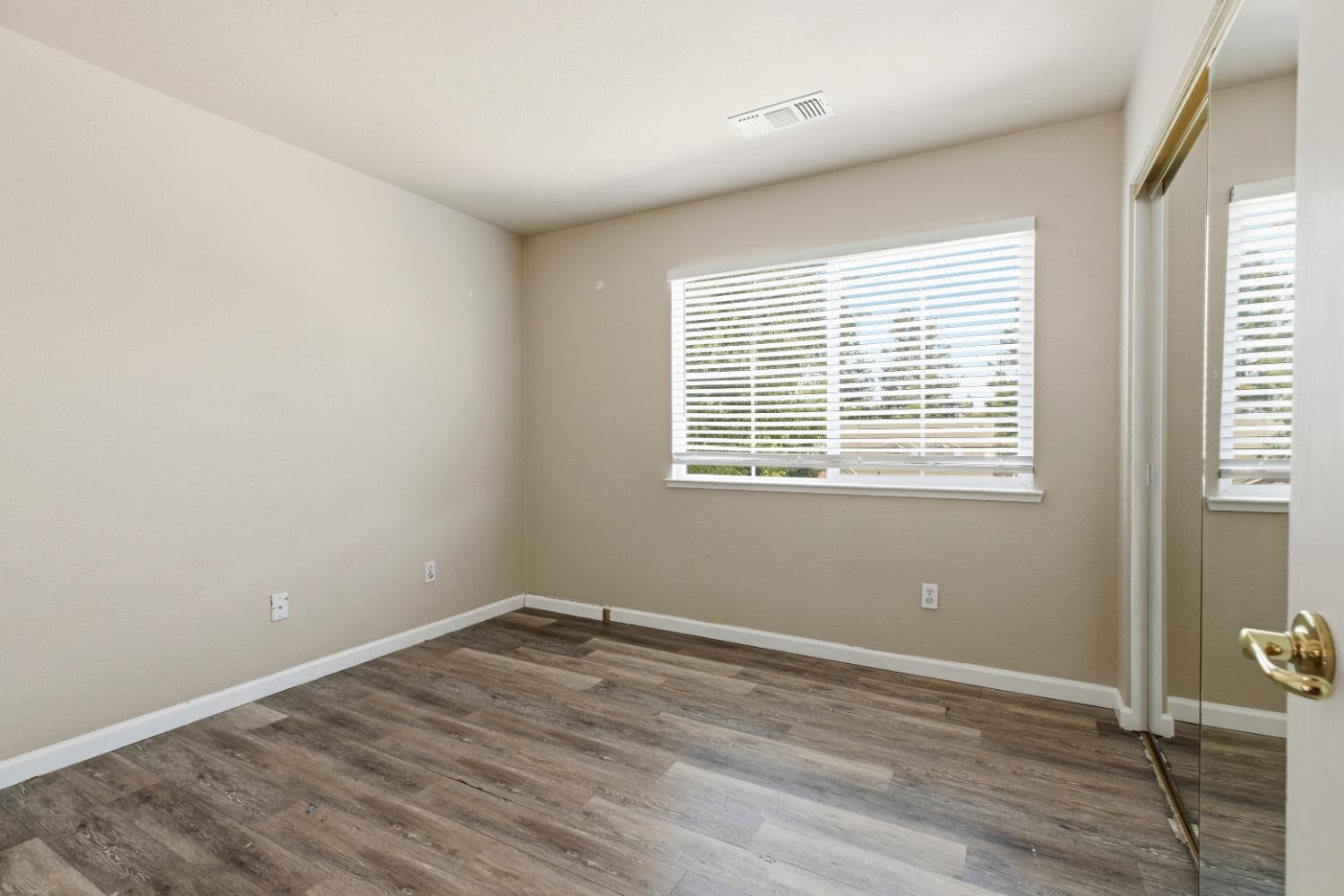 242 Greenhouse Way, Turlock, CA 95382