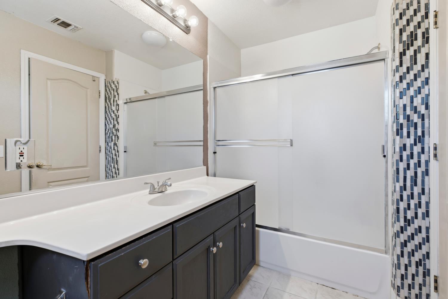 242 Greenhouse Way, Turlock, CA 95382