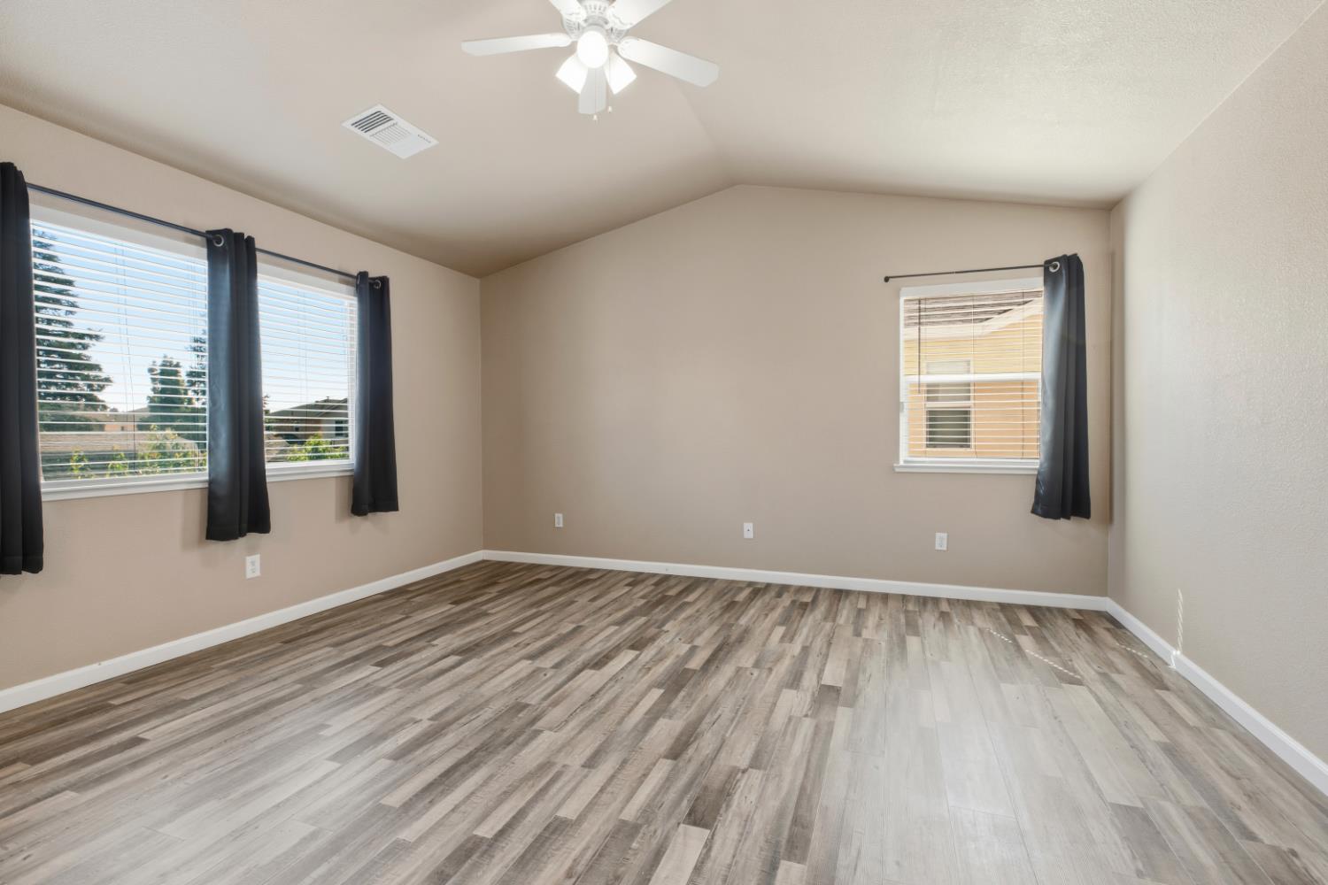 242 Greenhouse Way, Turlock, CA 95382