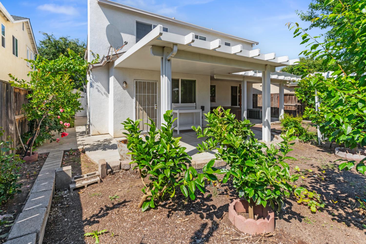 242 Greenhouse Way, Turlock, CA 95382