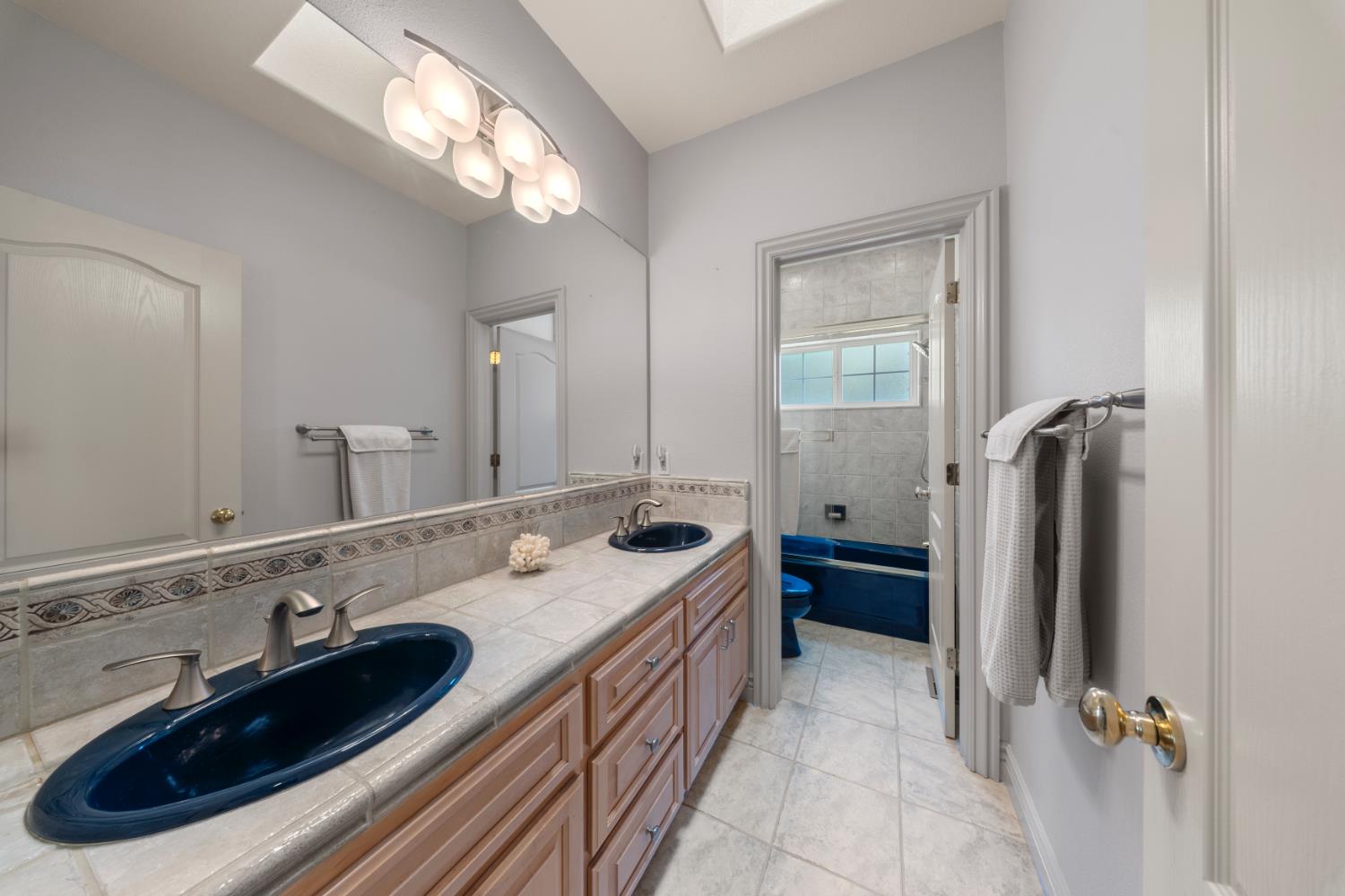 11318 Scarlet Oak Dr, Oakdale, CA 95361