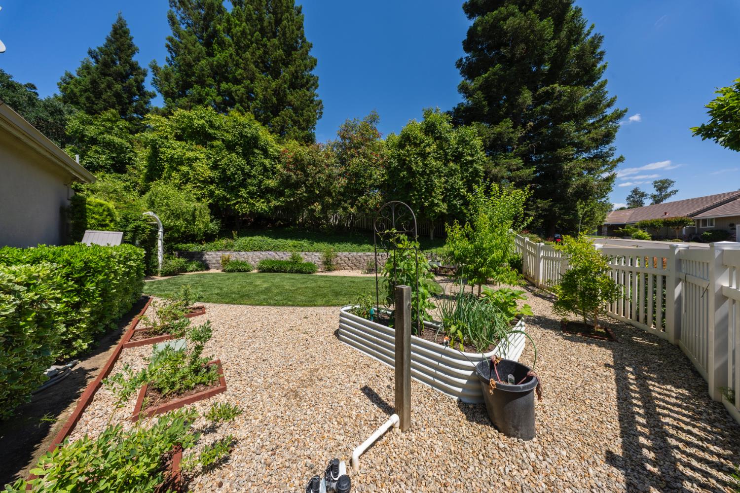 11318 Scarlet Oak Dr, Oakdale, CA 95361