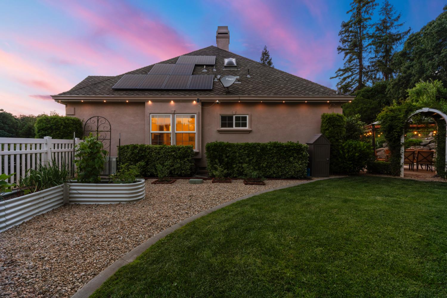 11318 Scarlet Oak Dr, Oakdale, CA 95361