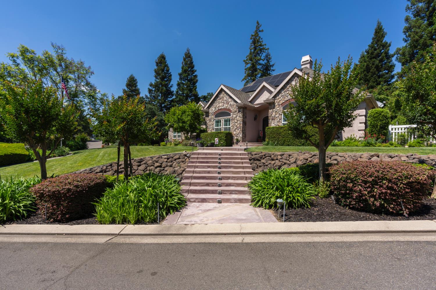 11318 Scarlet Oak Dr, Oakdale, CA 95361