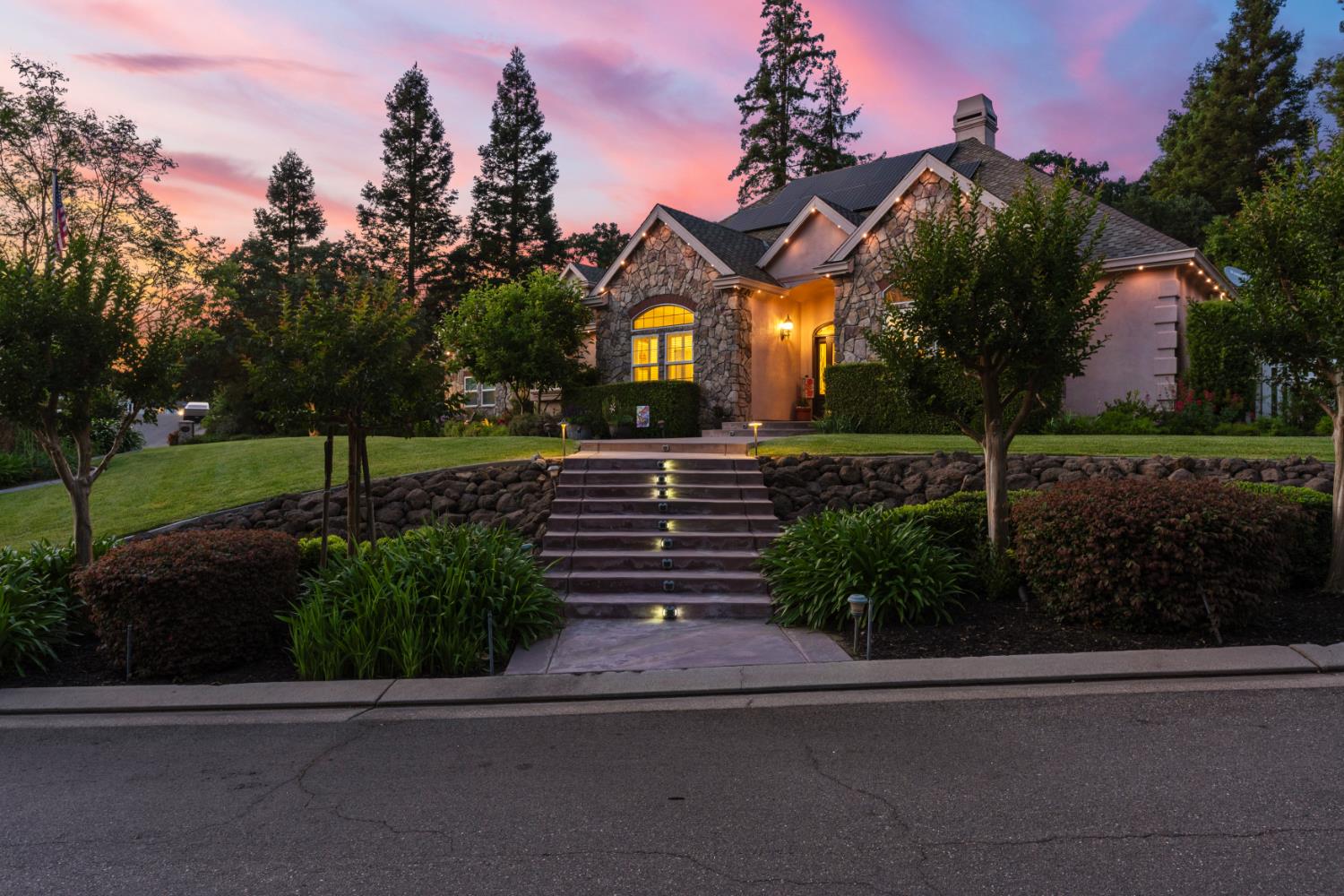11318 Scarlet Oak Dr, Oakdale, CA 95361