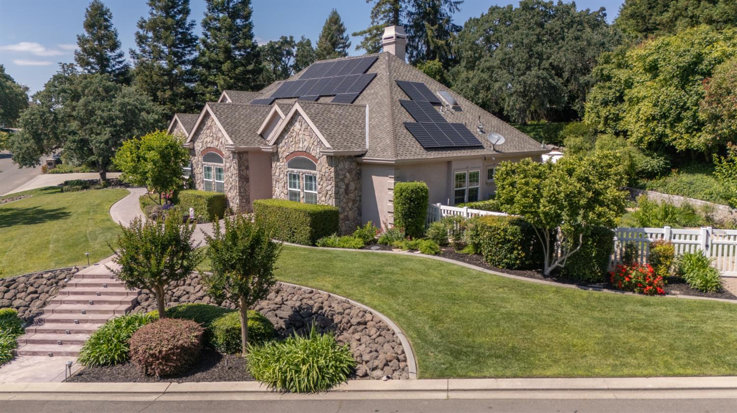 11318 Scarlet Oak Dr, Oakdale, CA 95361
