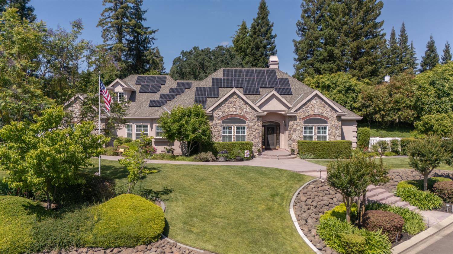 11318 Scarlet Oak Dr, Oakdale, CA 95361