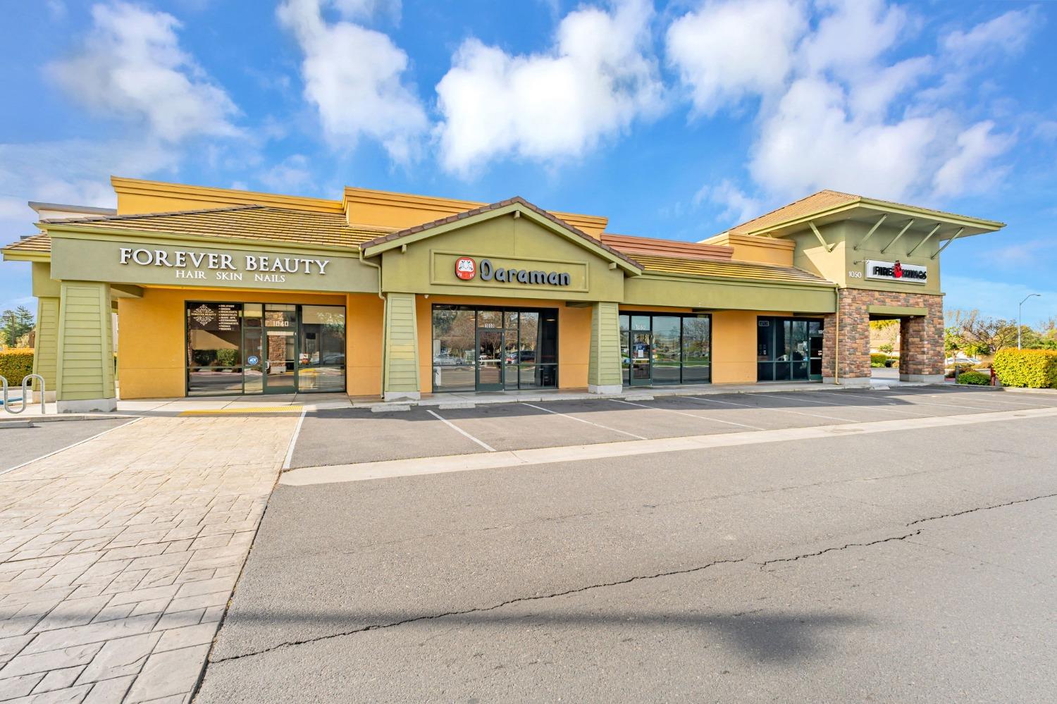1050 W Monte Vista Ave, Turlock, CA 95382