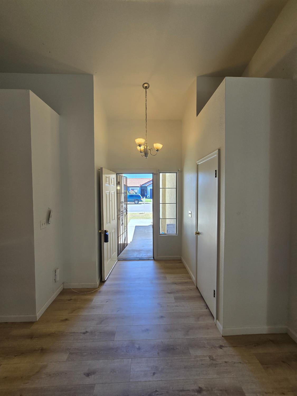 863 El Monte Ct, Los Banos, CA 93635