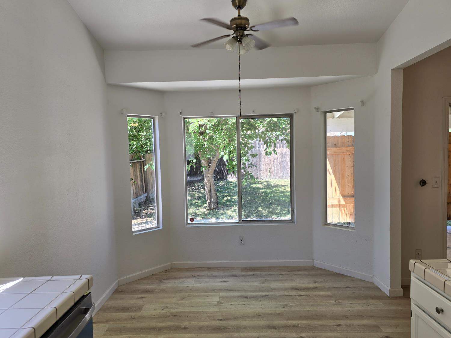 863 El Monte Ct, Los Banos, CA 93635