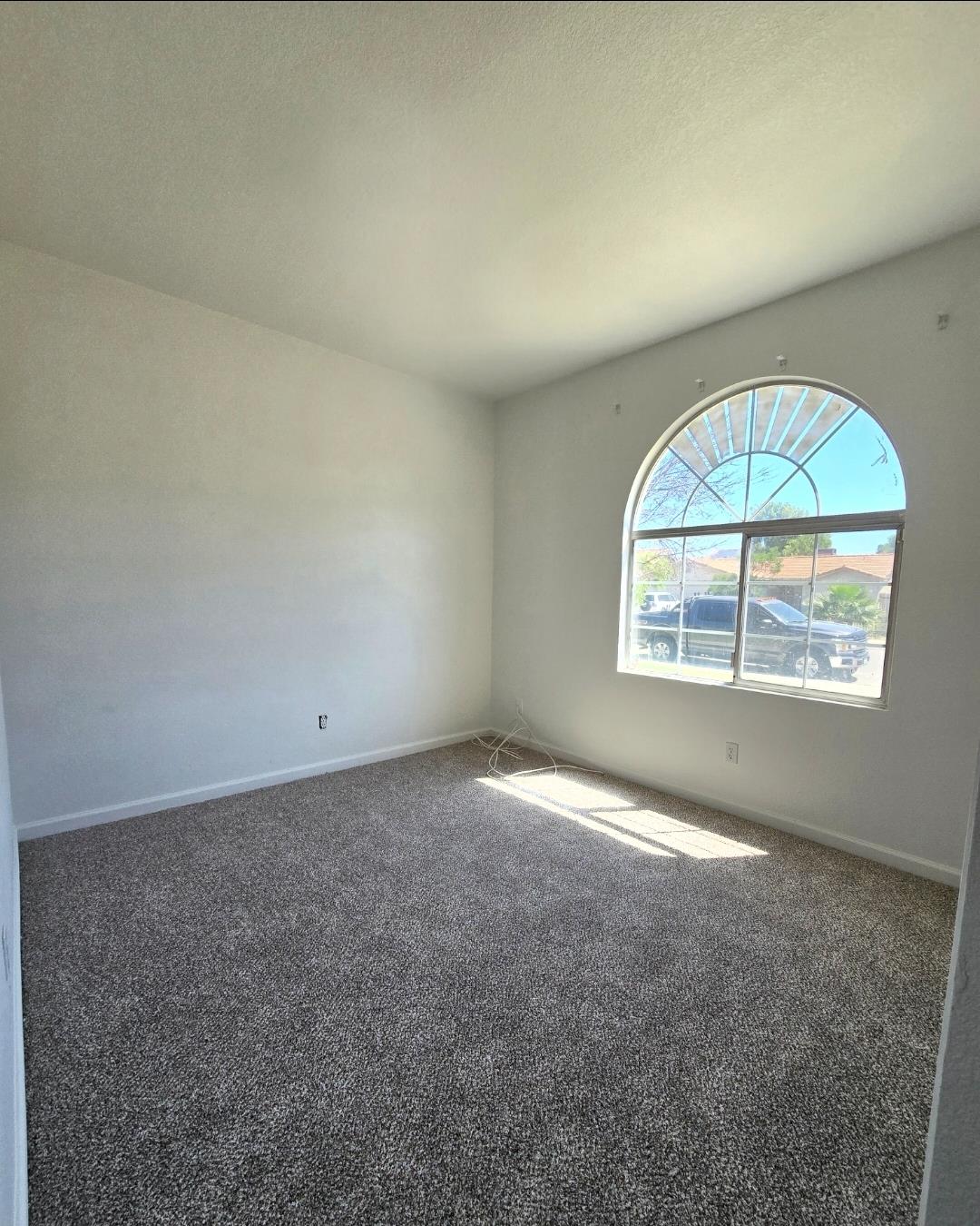 863 El Monte Ct, Los Banos, CA 93635