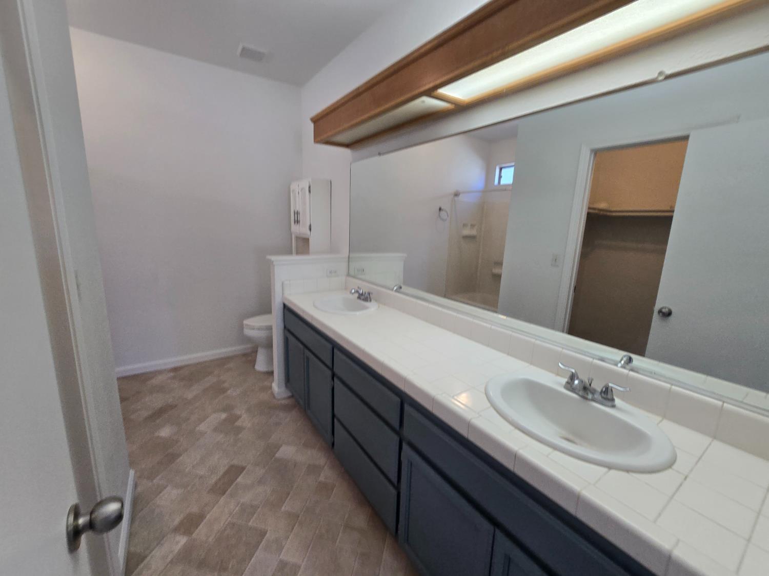 863 El Monte Ct, Los Banos, CA 93635