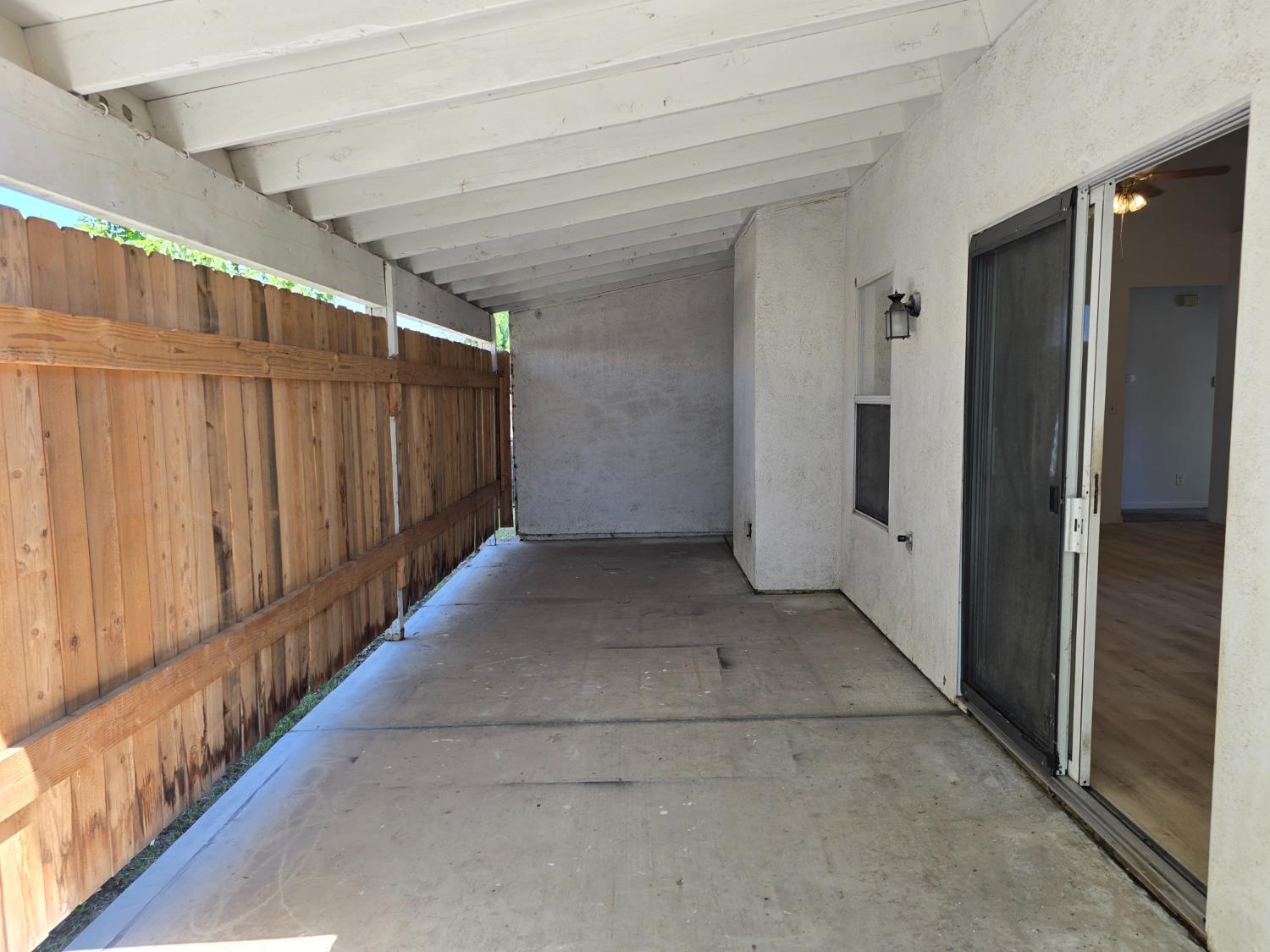 863 El Monte Ct, Los Banos, CA 93635