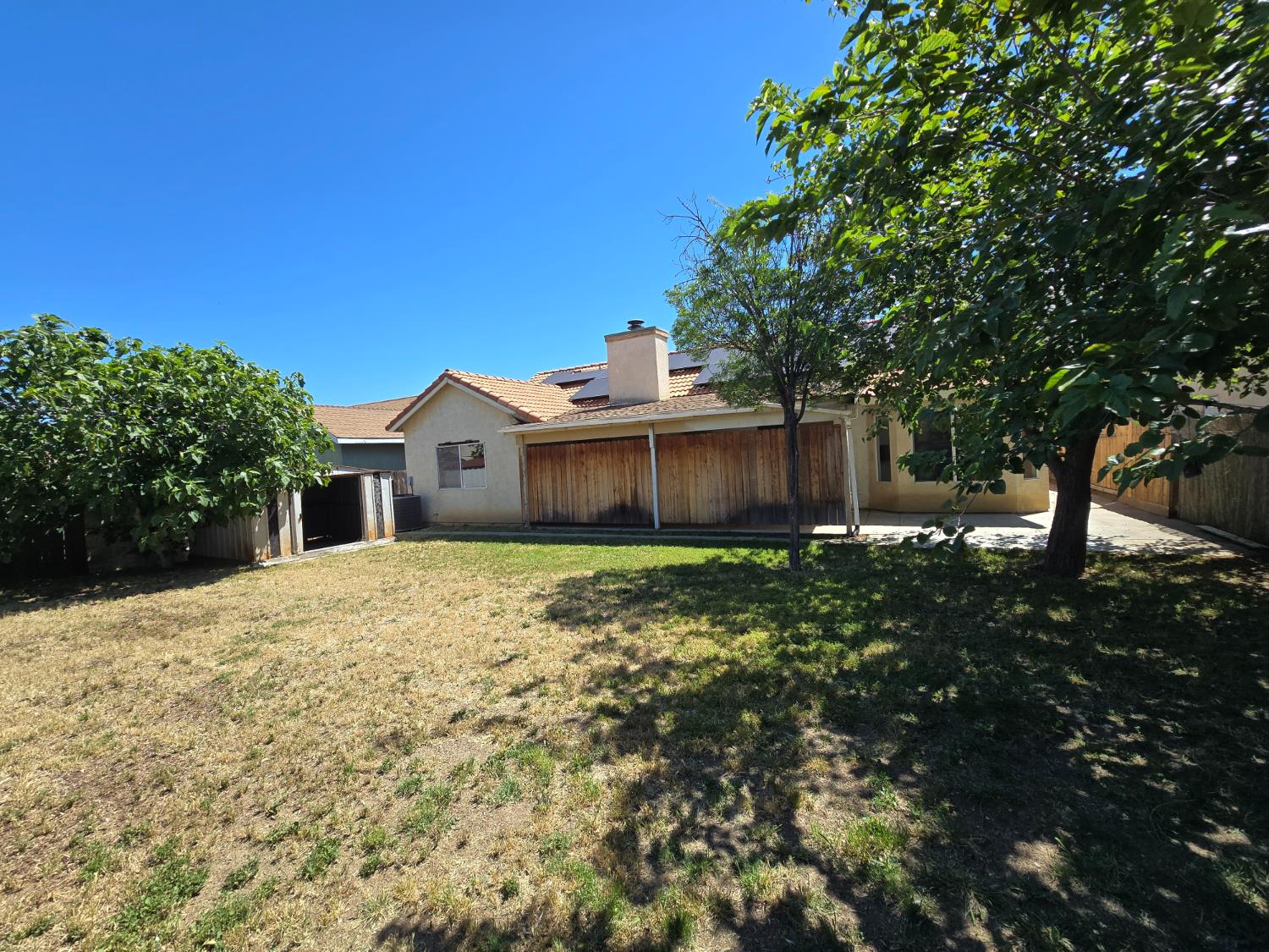 863 El Monte Ct, Los Banos, CA 93635