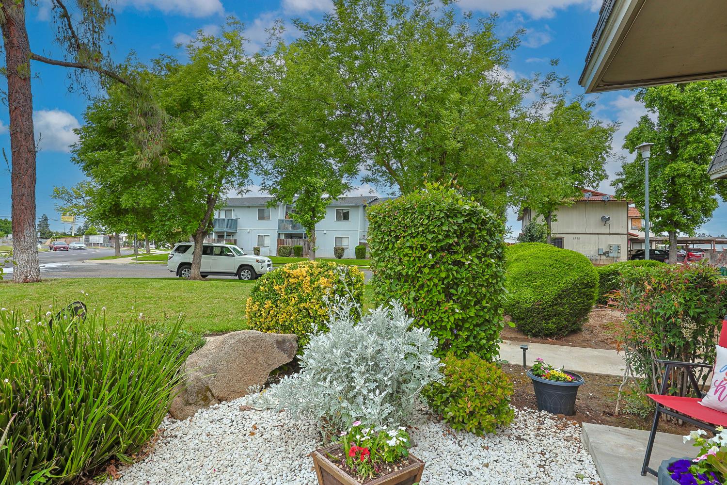 1670 W North Bear Creek Dr, Merced, CA 95348