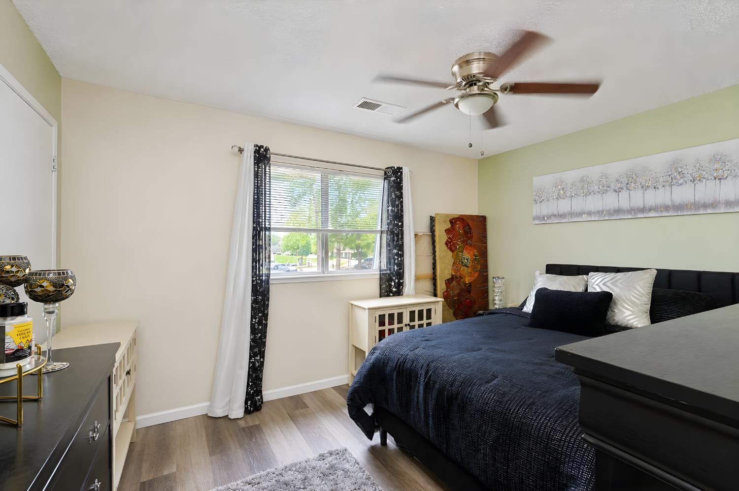1670 W North Bear Creek Dr, Merced, CA 95348
