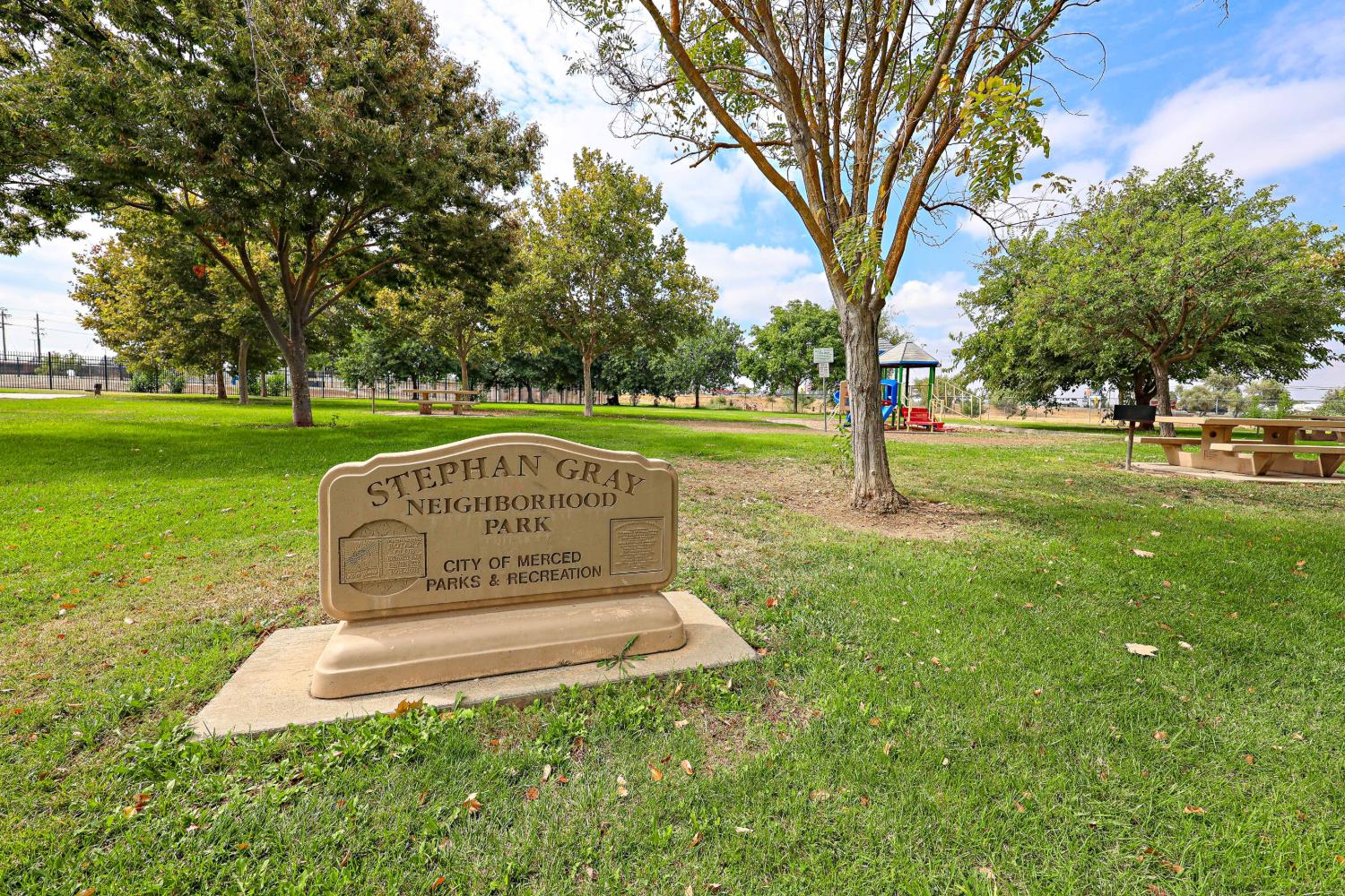 1670 W North Bear Creek Dr, Merced, CA 95348