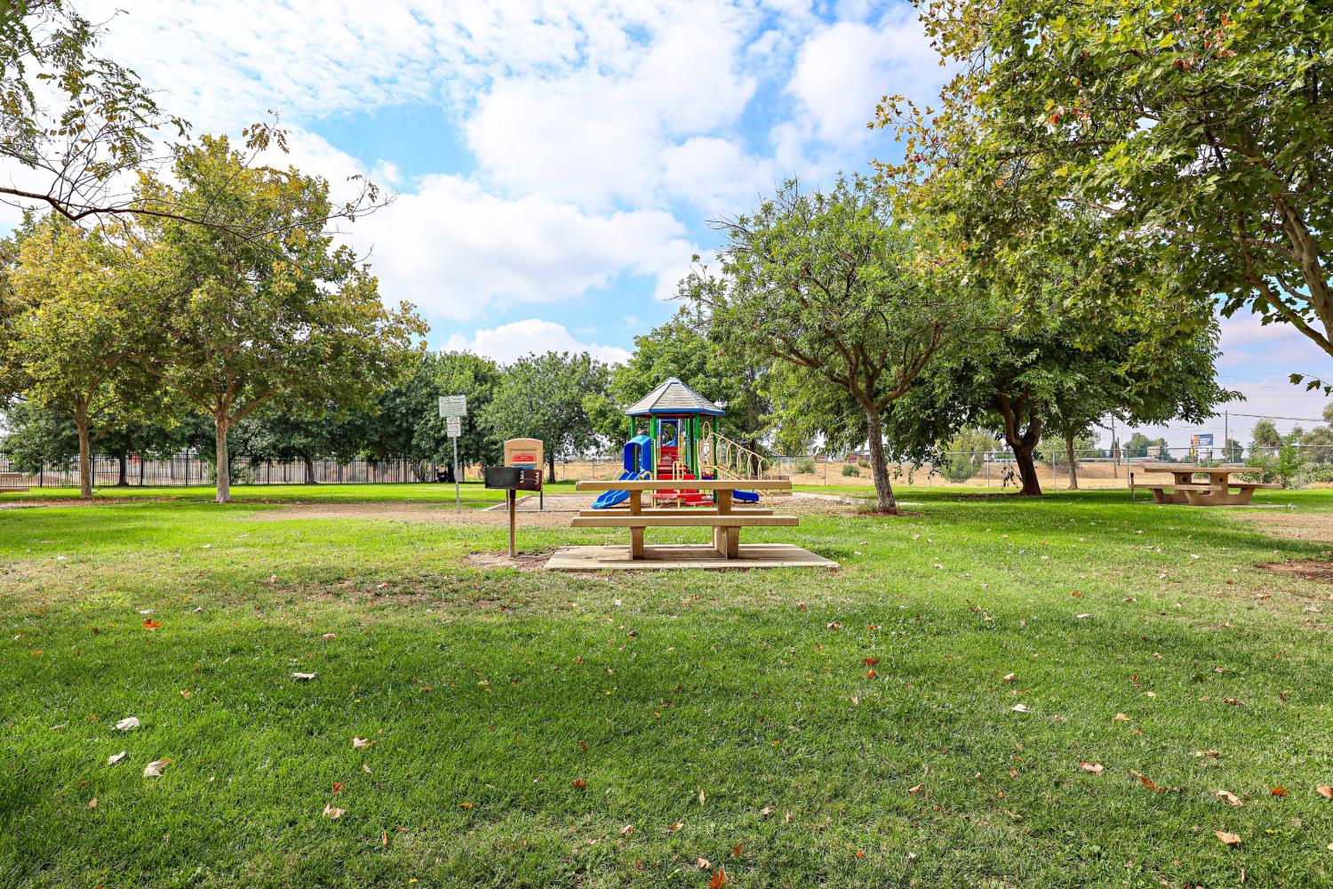 1670 W North Bear Creek Dr, Merced, CA 95348