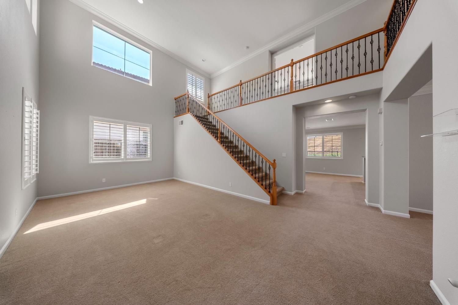 20761 Fairway Dr, Patterson, CA 95363