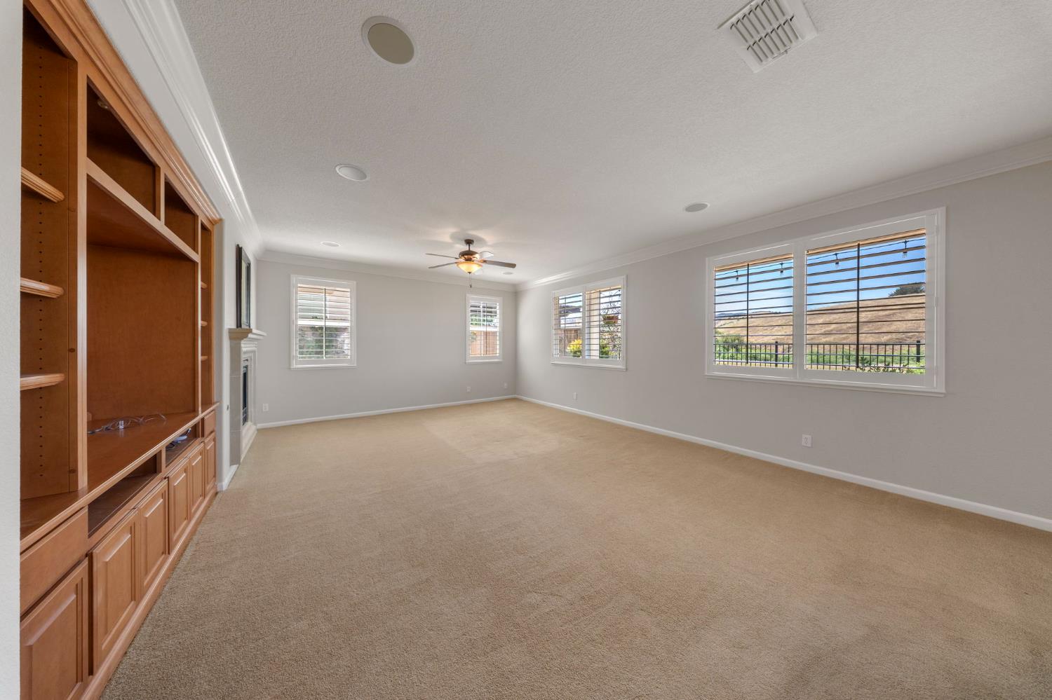 20761 Fairway Dr, Patterson, CA 95363