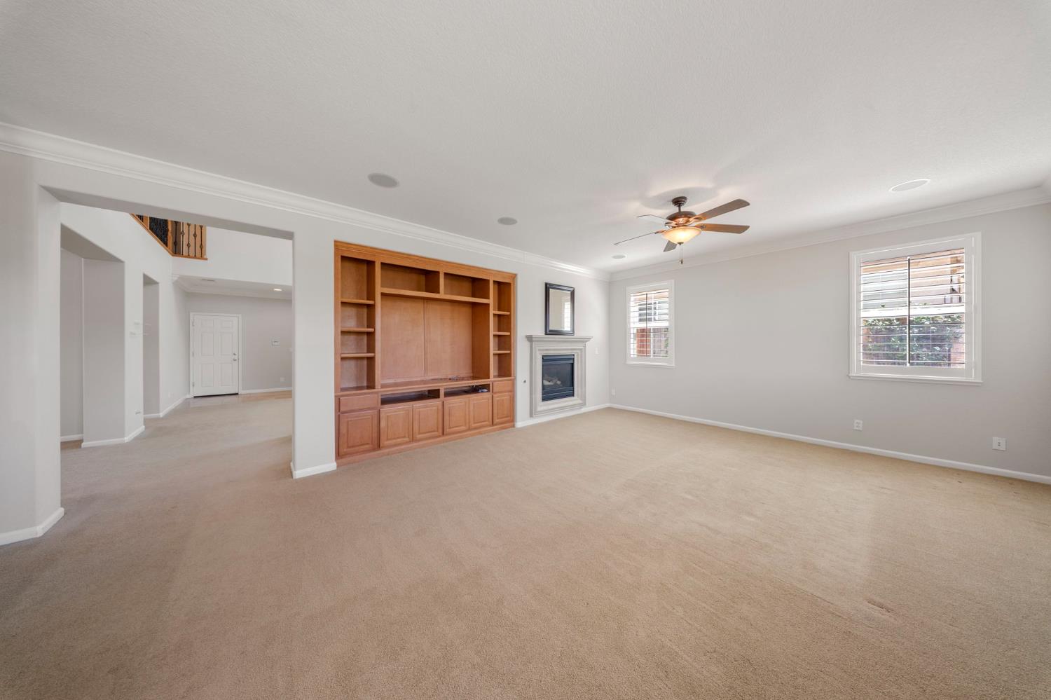 20761 Fairway Dr, Patterson, CA 95363