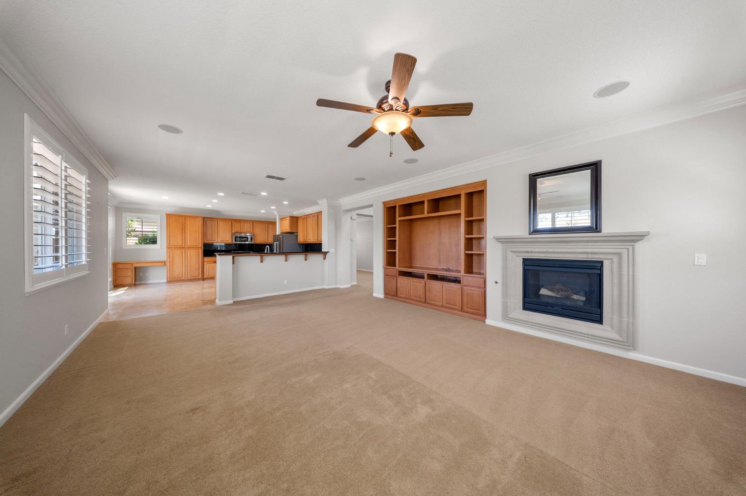 20761 Fairway Dr, Patterson, CA 95363