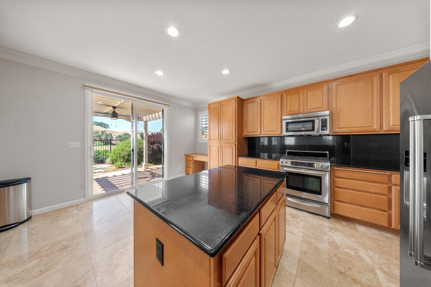 20761 Fairway Dr, Patterson, CA 95363