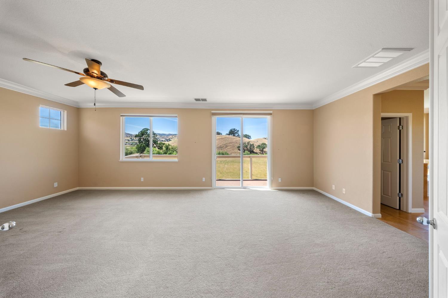 20761 Fairway Dr, Patterson, CA 95363