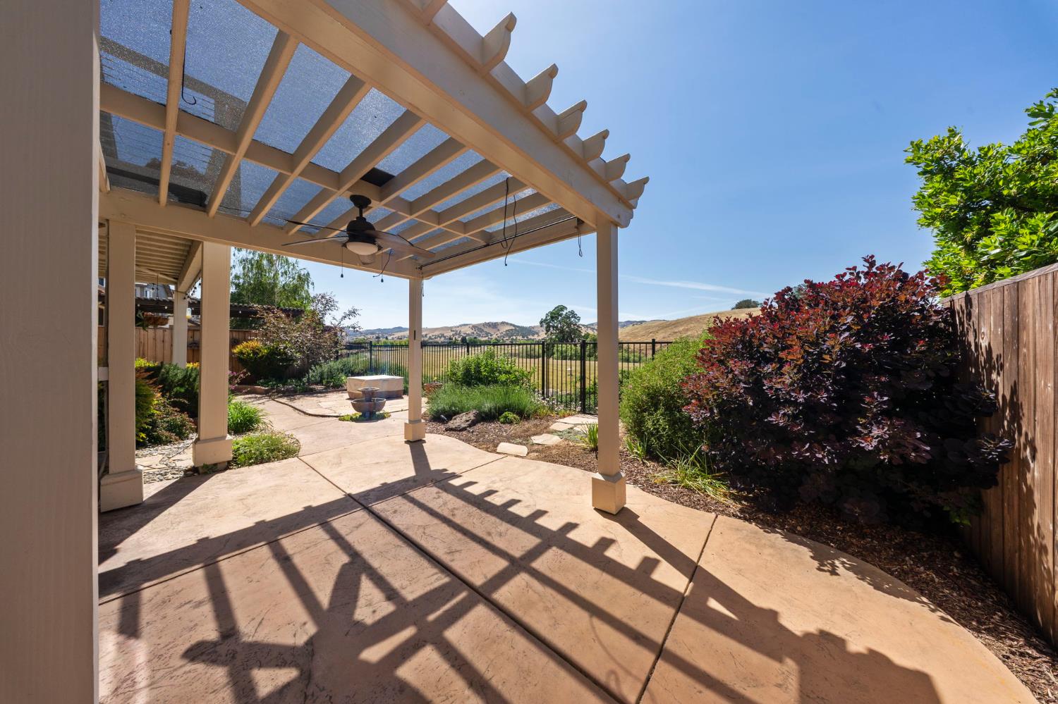 20761 Fairway Dr, Patterson, CA 95363