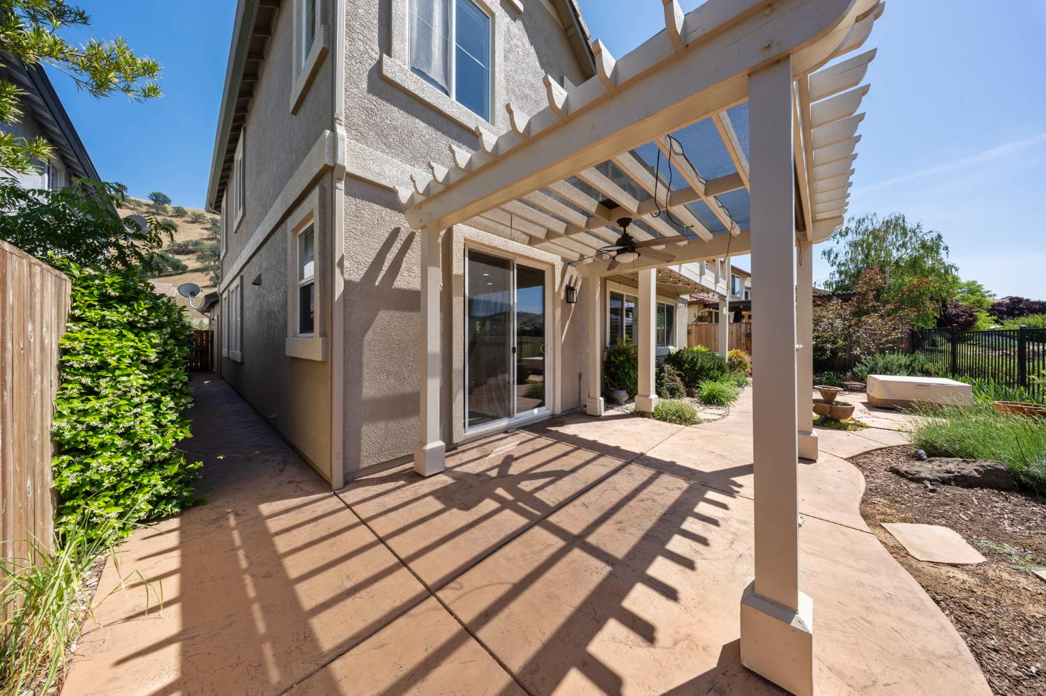 20761 Fairway Dr, Patterson, CA 95363
