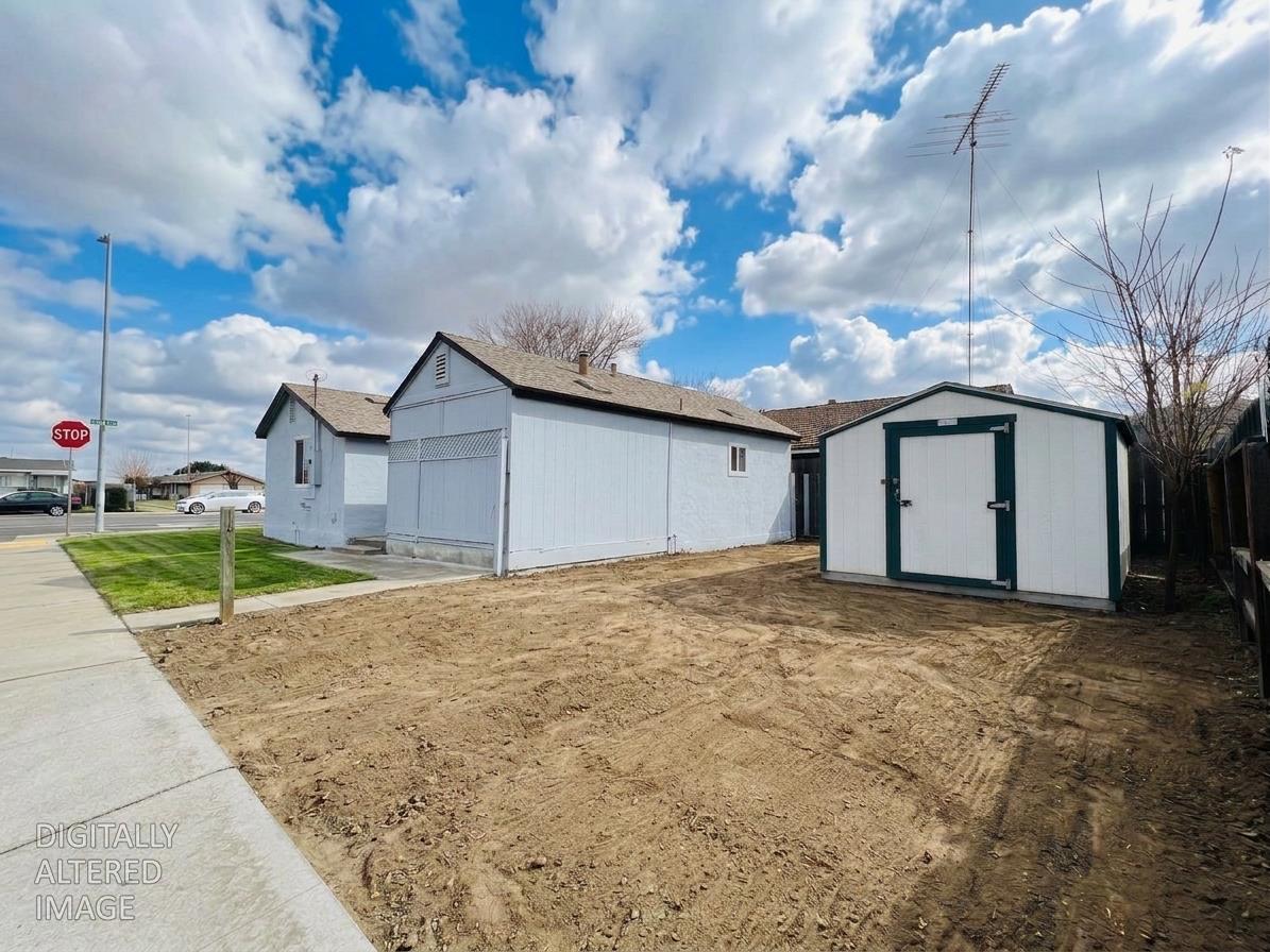 605 S Main St, Manteca, CA 95337
