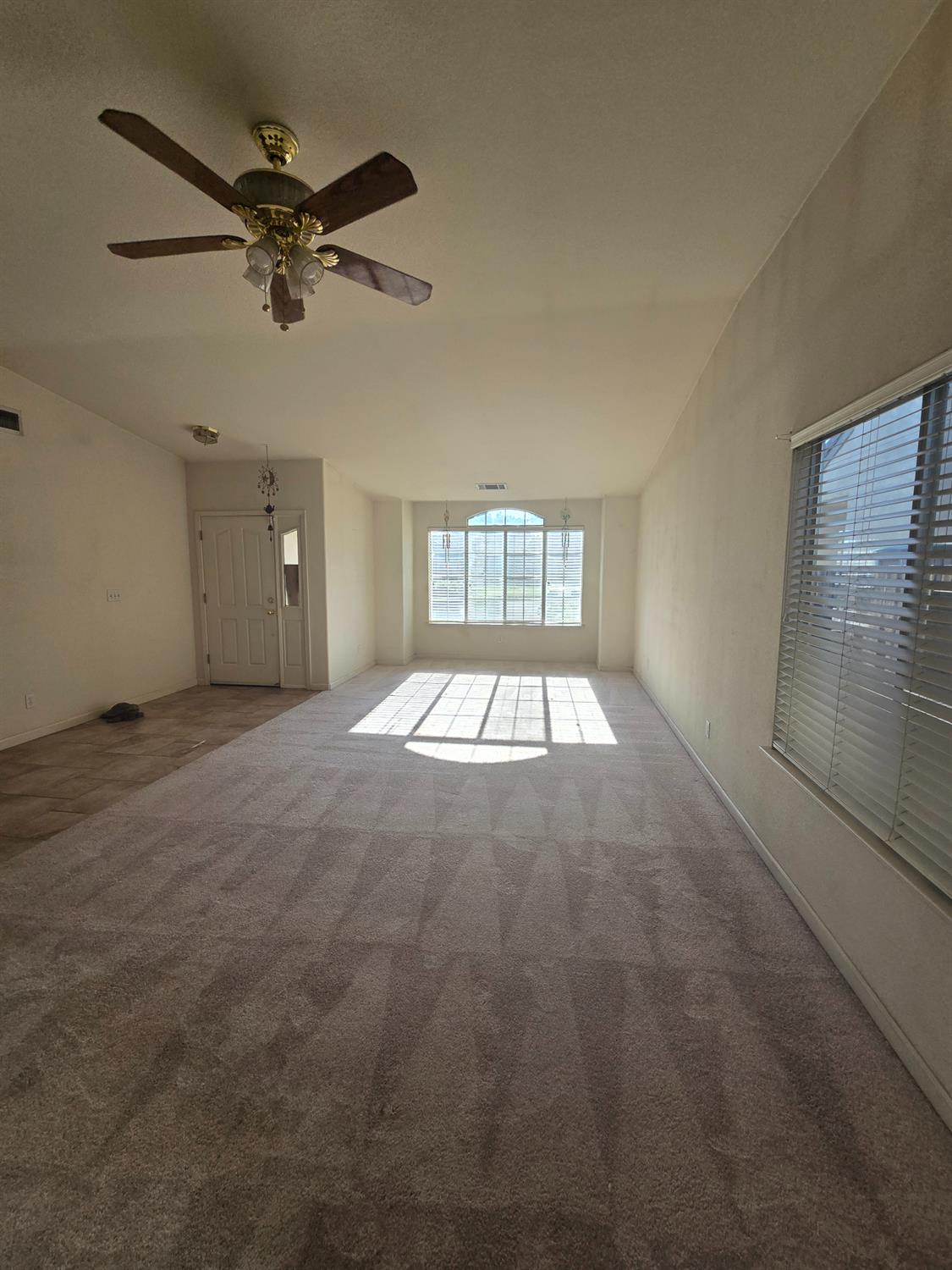 1613 Bay St, Los Banos, CA 93635
