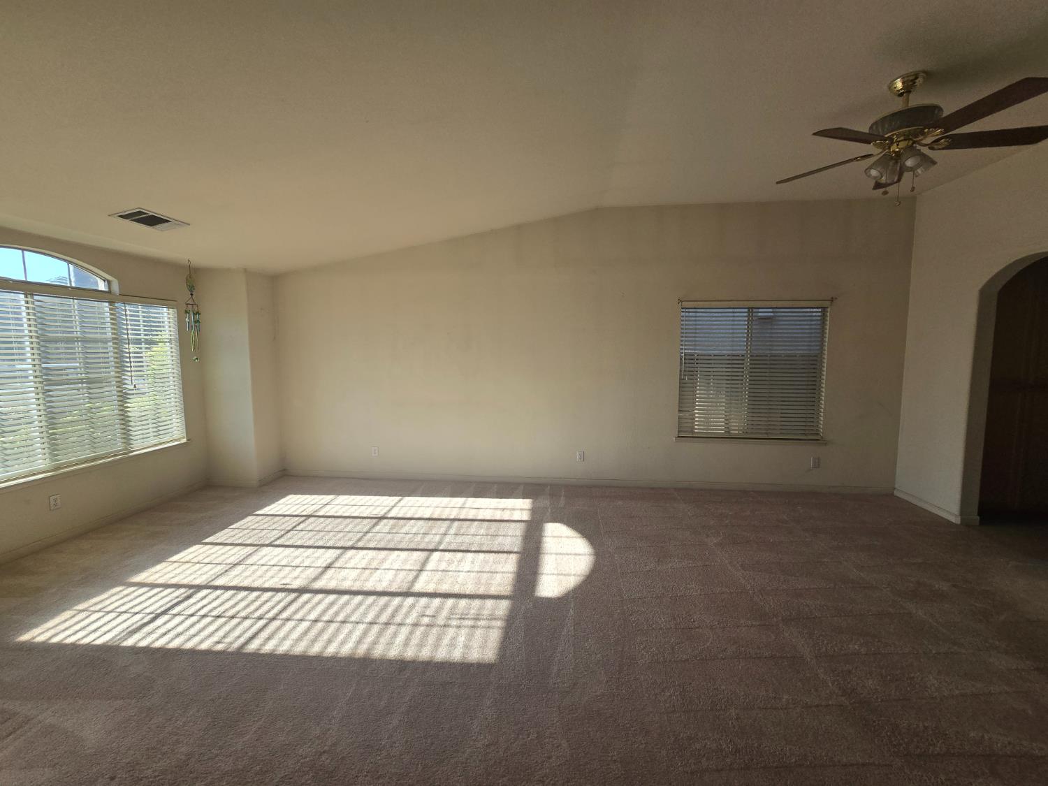 1613 Bay St, Los Banos, CA 93635