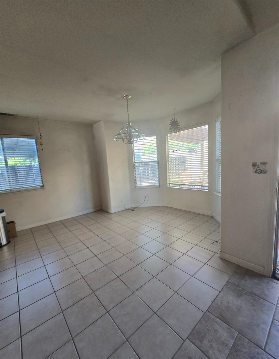 1613 Bay St, Los Banos, CA 93635