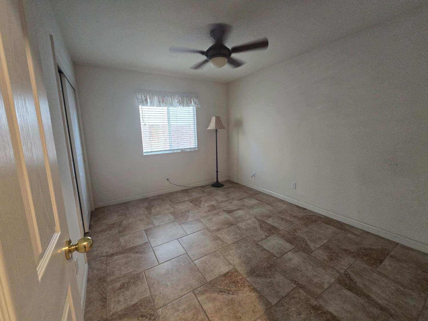 1613 Bay St, Los Banos, CA 93635