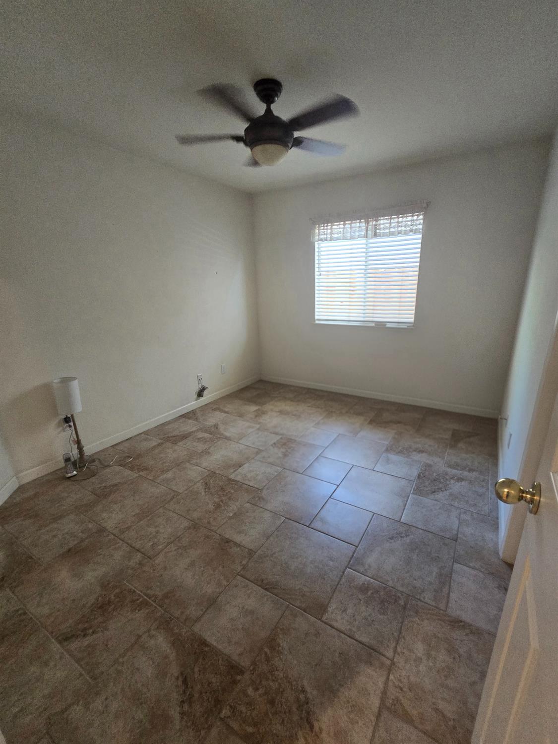 1613 Bay St, Los Banos, CA 93635