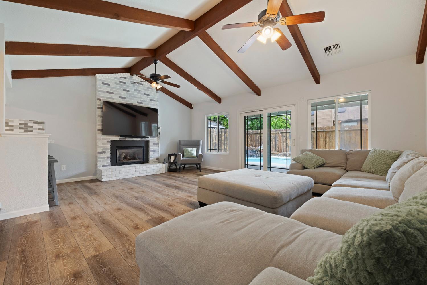 2408 Seaglen Dr, Modesto, CA 95355