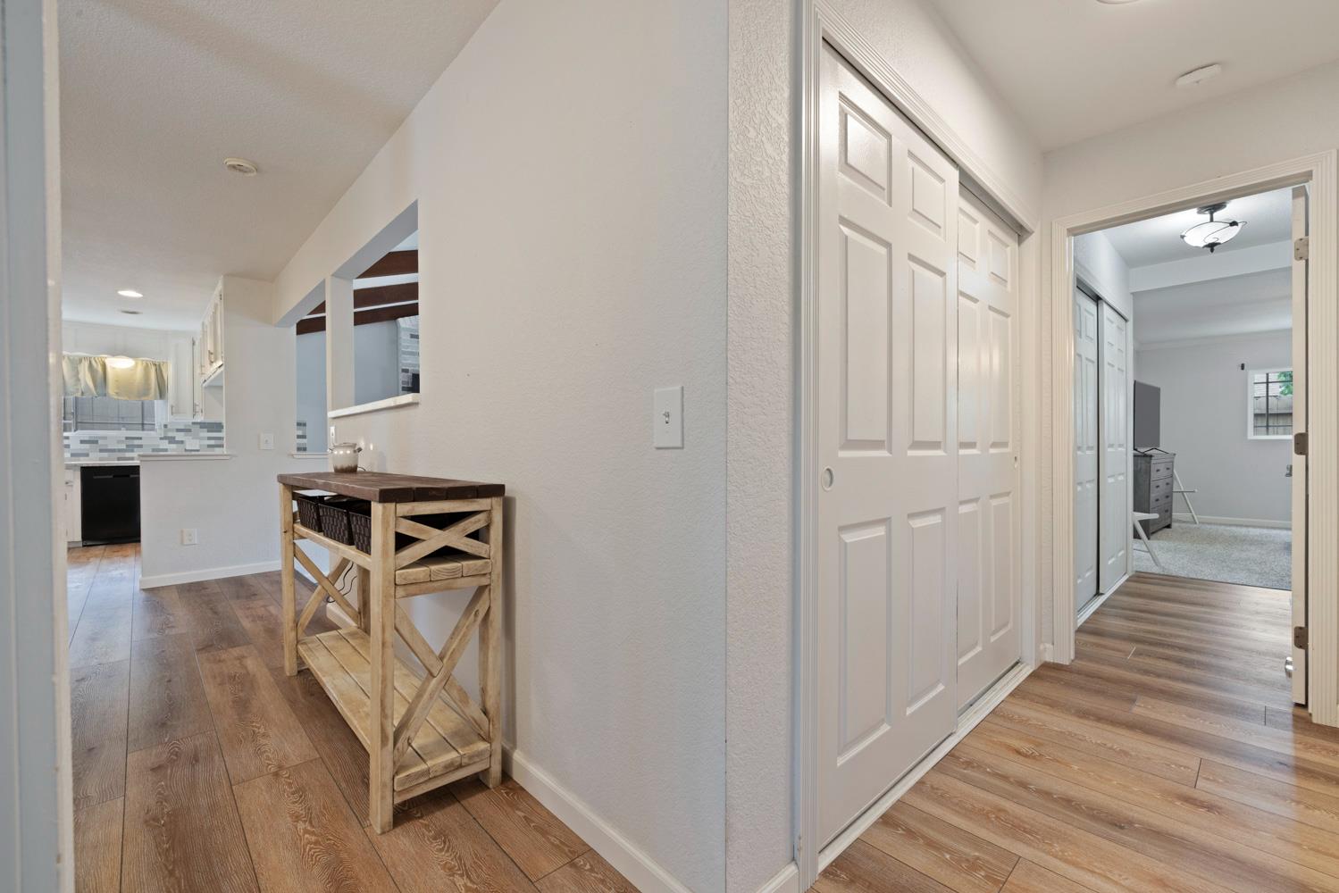 2408 Seaglen Dr, Modesto, CA 95355