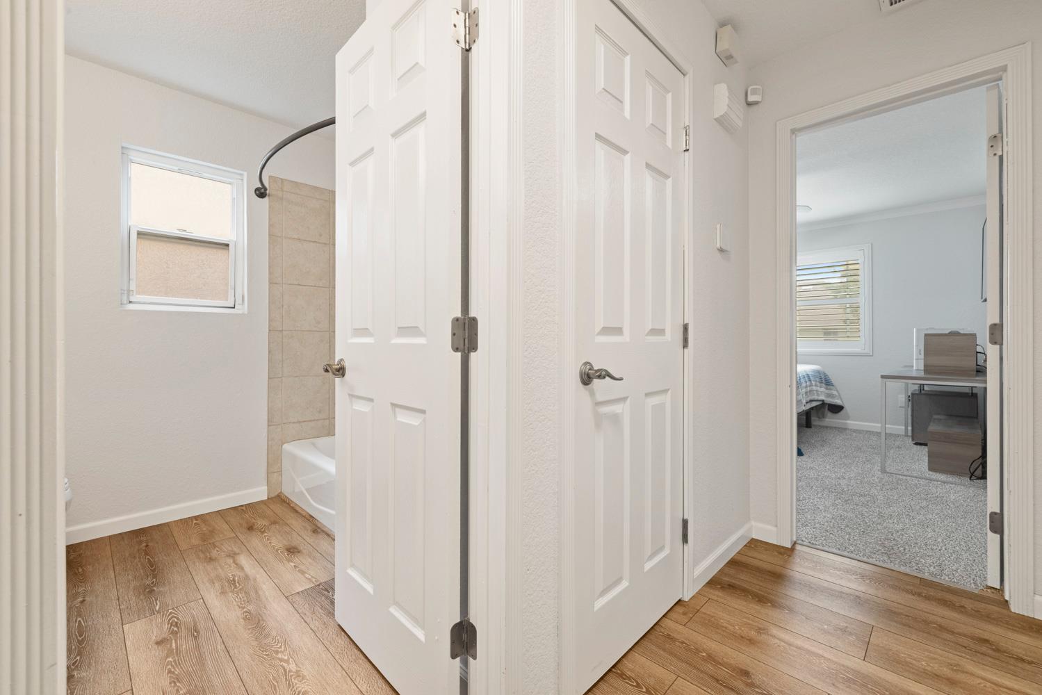 2408 Seaglen Dr, Modesto, CA 95355