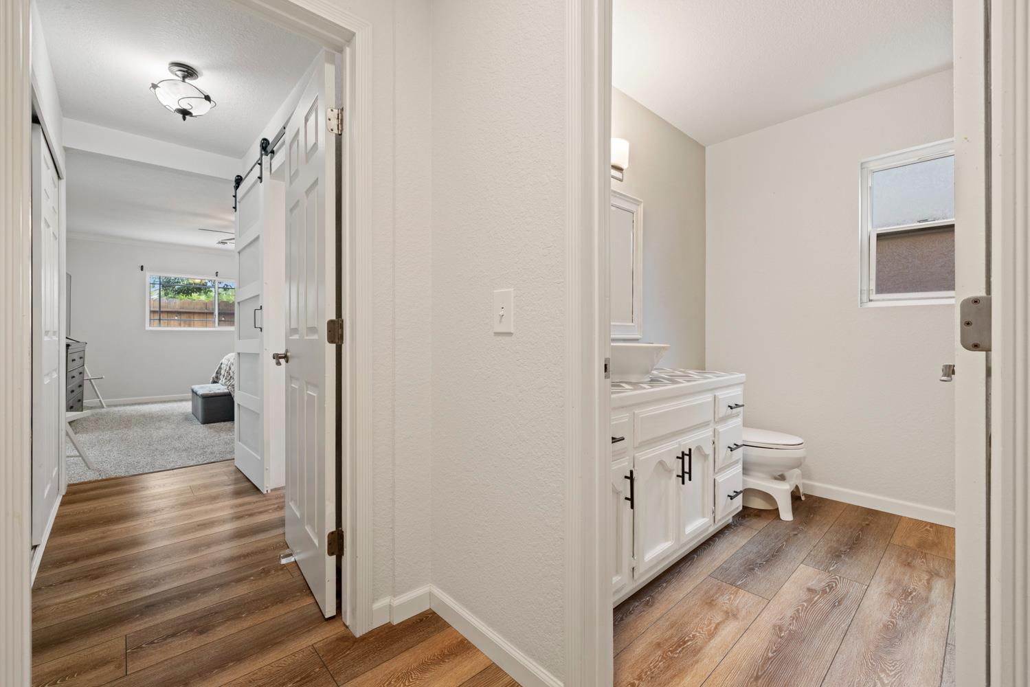 2408 Seaglen Dr, Modesto, CA 95355