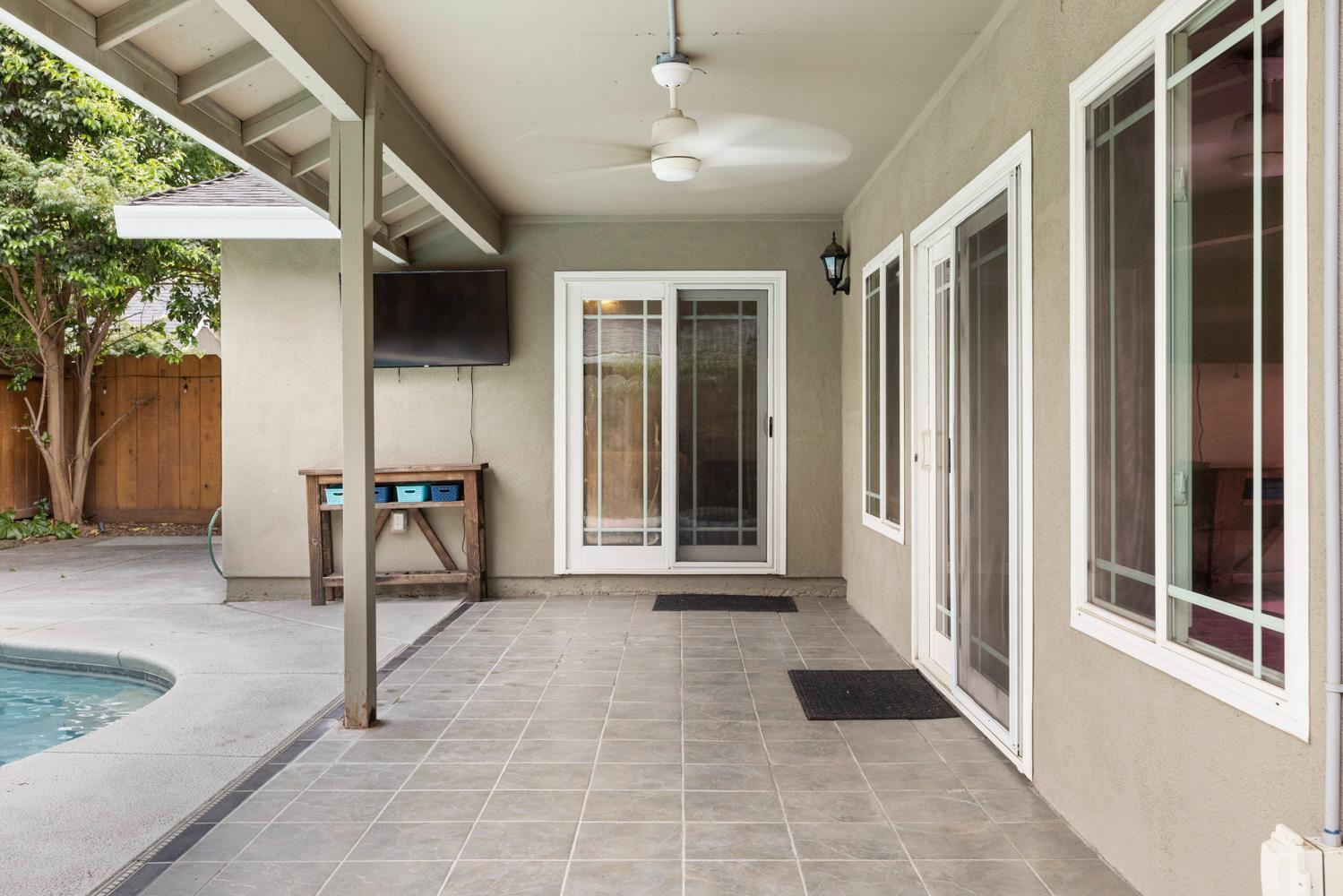 2408 Seaglen Dr, Modesto, CA 95355