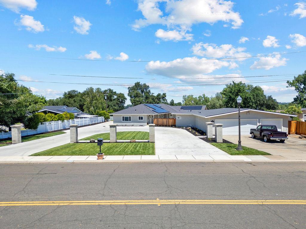 6950 Arrowwood Dr, Riverbank, CA 95367