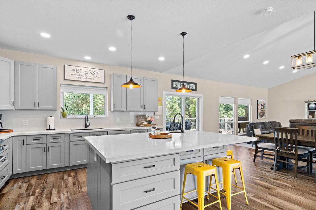6950 Arrowwood Dr, Riverbank, CA 95367