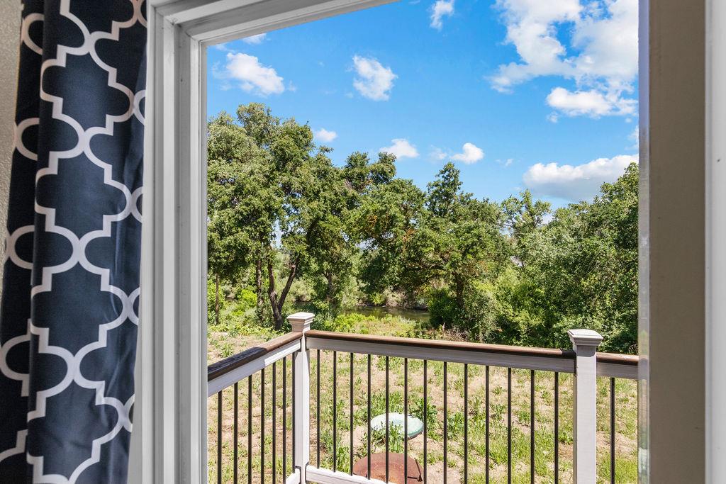6950 Arrowwood Dr, Riverbank, CA 95367