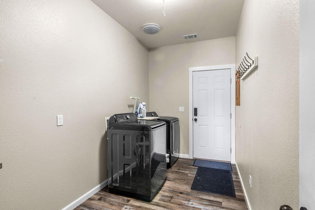 6950 Arrowwood Dr, Riverbank, CA 95367