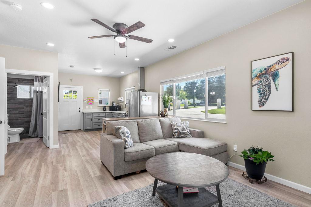6950 Arrowwood Dr, Riverbank, CA 95367