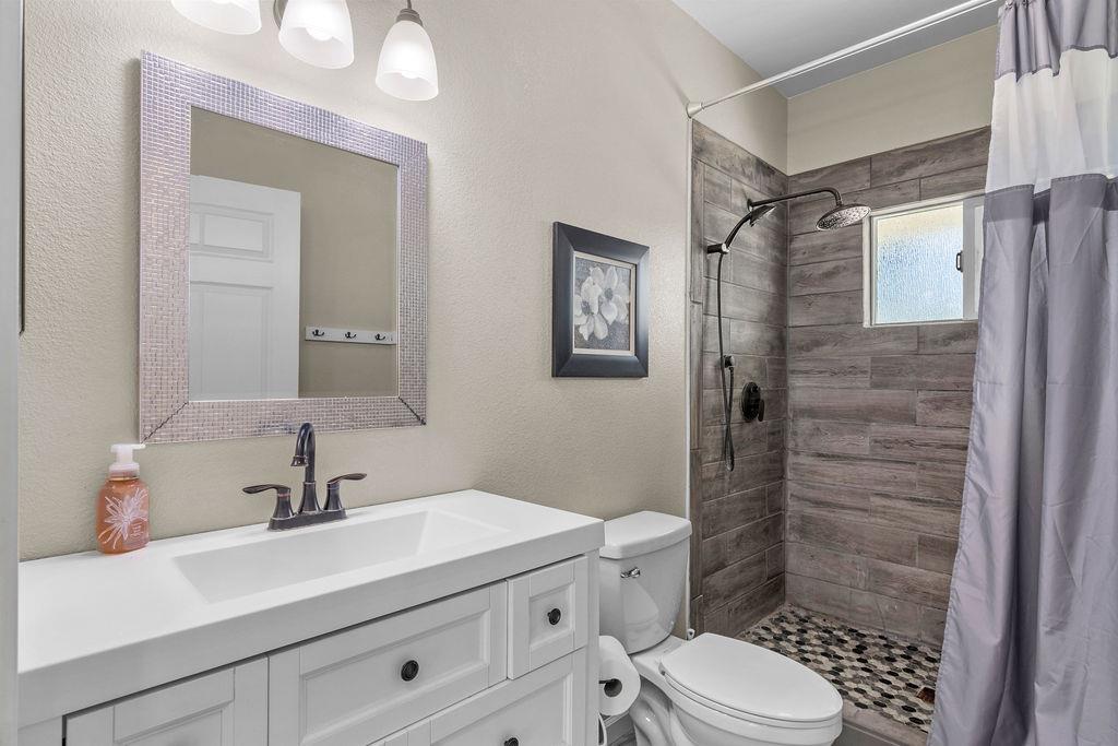 6950 Arrowwood Dr, Riverbank, CA 95367